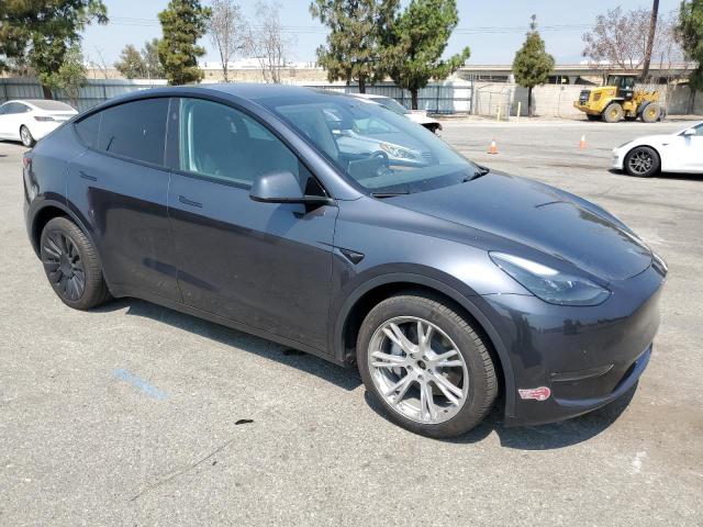 7SAYGDEE5RA233851 - 2024 TESLA MODEL Y GRAY photo 4