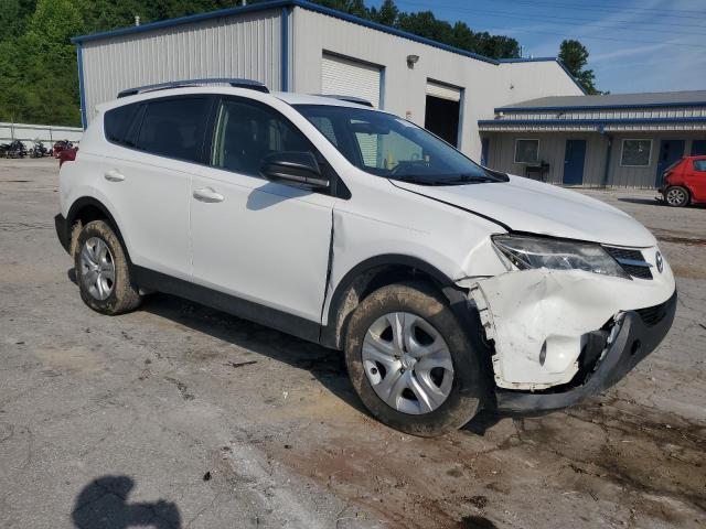 JTMBFREV3FD140979 - 2015 TOYOTA RAV4 LE WHITE photo 4