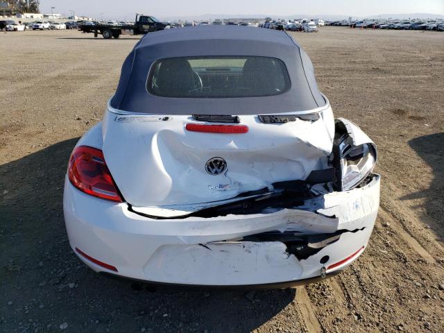 3VW517AT6GM821404 - 2016 VOLKSWAGEN BEETLE S/SE WHITE photo 6