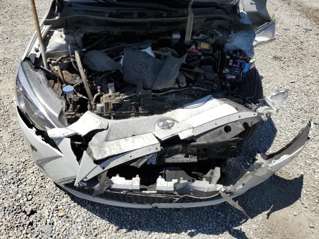 3MYDLBYV8KY515035 - 2019 TOYOTA YARIS L 银色 照片 11