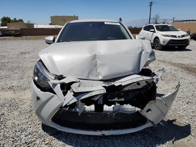 3MYDLBYV8KY515035 - 2019 TOYOTA YARIS L 银色 照片 5