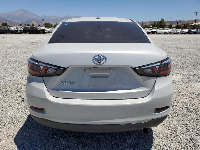 3MYDLBYV8KY515035 - 2019 TOYOTA YARIS L 银色 照片 6