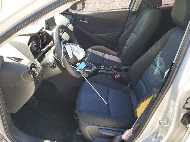 3MYDLBYV8KY515035 - 2019 TOYOTA YARIS L 银色 照片 7