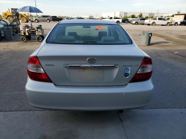 4T1BE32K72U041775 - 2002 TOYOTA CAMRY LE 银色 照片 6