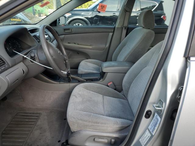 4T1BE32K72U041775 - 2002 TOYOTA CAMRY LE 银色 照片 7