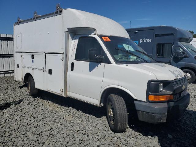 1GBHG31K781103684 - 2008 CHEVROLET EXPRESS G3 WHITE photo 1