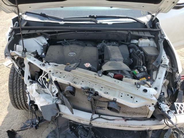 5TDJZRFH9JS549352 - 2018 TOYOTA HIGHLANDER SE Beyaz fotoğraf 12
