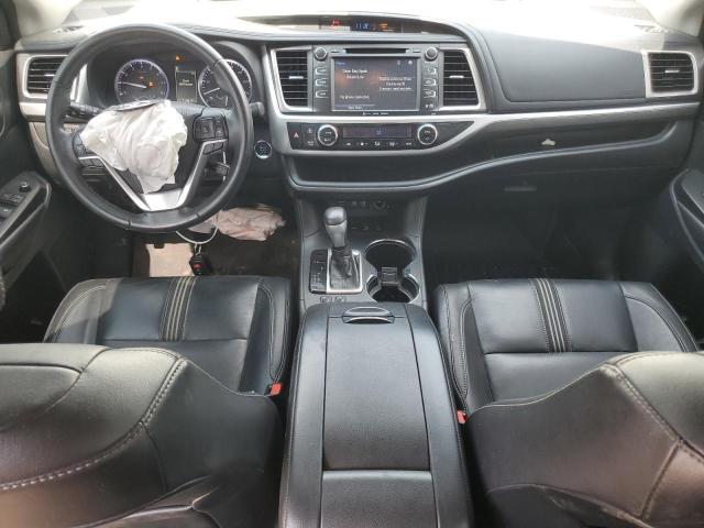5TDJZRFH9JS549352 - 2018 TOYOTA HIGHLANDER SE Beyaz fotoğraf 8