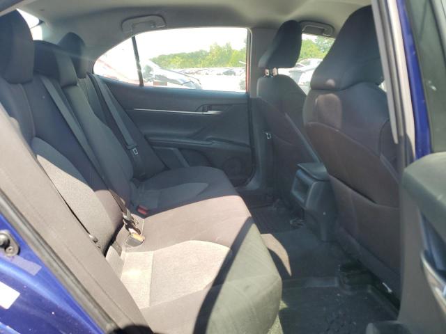 4T1B11HKXJU599108 - 2018 TOYOTA CAMRY L BLUE photo 10