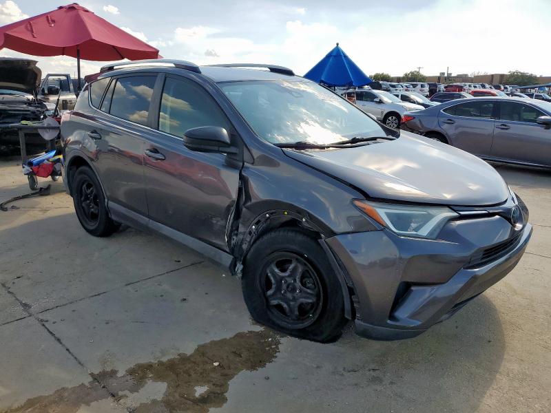 JTMZFREV8HJ120293 - 2017 TOYOTA RAV4 LE 灰色 照片 4