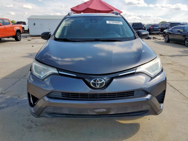 JTMZFREV8HJ120293 - 2017 TOYOTA RAV4 LE 灰色 照片 5
