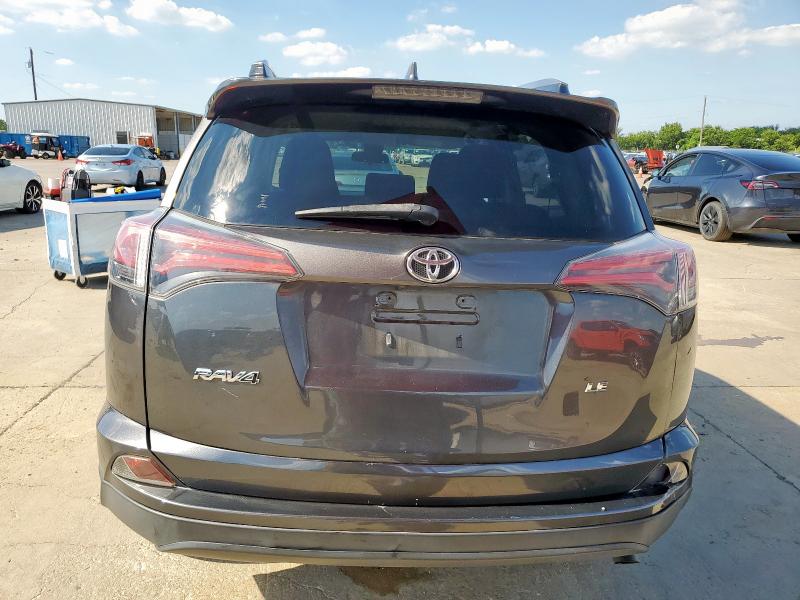 JTMZFREV8HJ120293 - 2017 TOYOTA RAV4 LE 灰色 照片 6