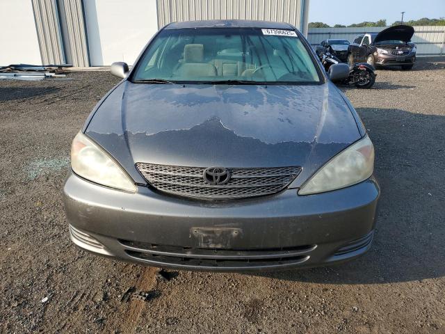 4T1BE32K04U927276 - 2004 TOYOTA CAMRY LE ნაცრისფერი ფოტო 5