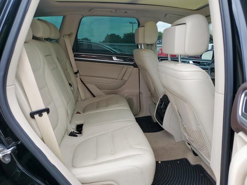 WVGEF9BP8DD002169 - 2013 VOLKSWAGEN TOUAREG V6 BLACK photo 11