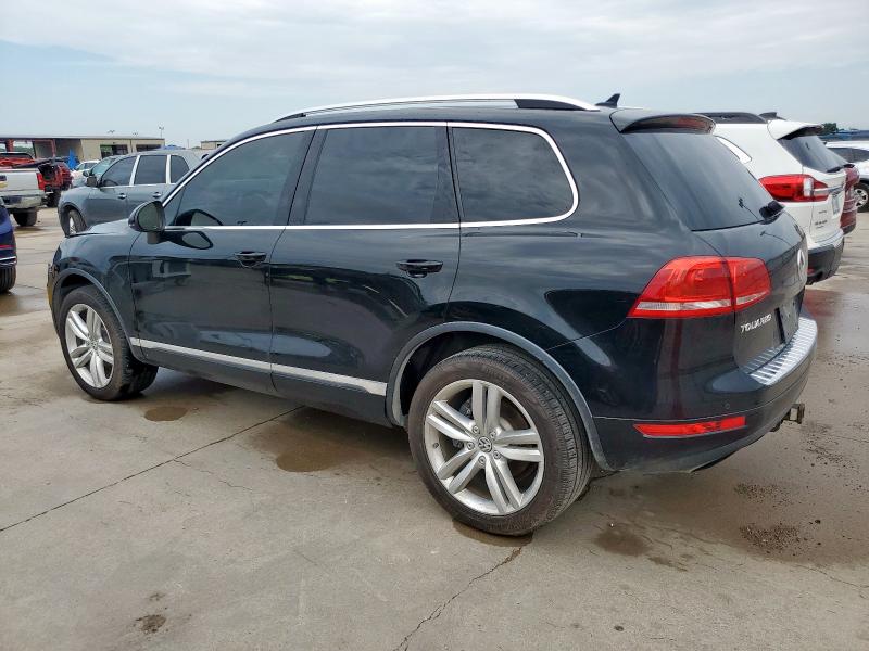 WVGEF9BP8DD002169 - 2013 VOLKSWAGEN TOUAREG V6 BLACK photo 2