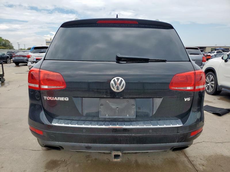 WVGEF9BP8DD002169 - 2013 VOLKSWAGEN TOUAREG V6 BLACK photo 6