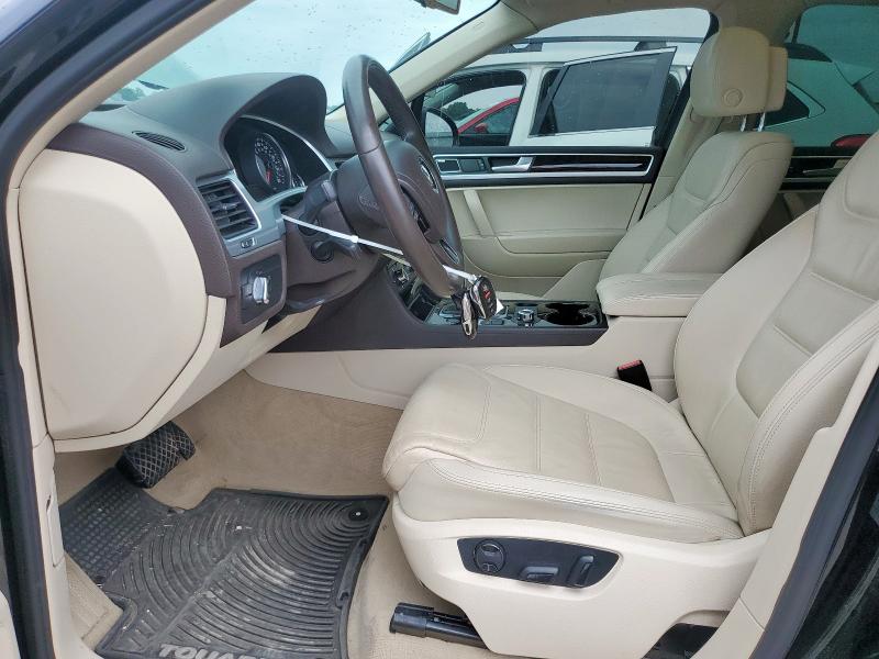 WVGEF9BP8DD002169 - 2013 VOLKSWAGEN TOUAREG V6 BLACK photo 7