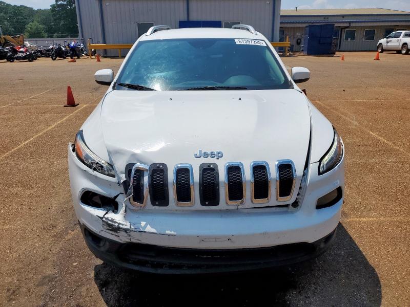 1C4PJLCB8HW617777 - 2017 JEEP CHEROKEE LATITUDE WHITE photo 5