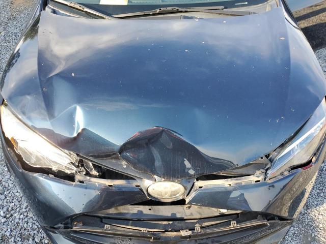 5YFBURHE7JP855593 - 2018 TOYOTA COROLLA L 蓝色 照片 11