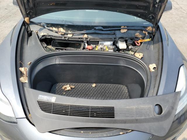 5YJ3E1EB8JF065955 - 2018 TESLA MODEL 3 Gris foto 11