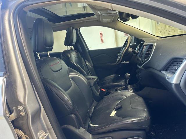 1C4PJMBS4EW111480 - 2014 JEEP CHEROKEE TRAILHAWK GRAY photo 5