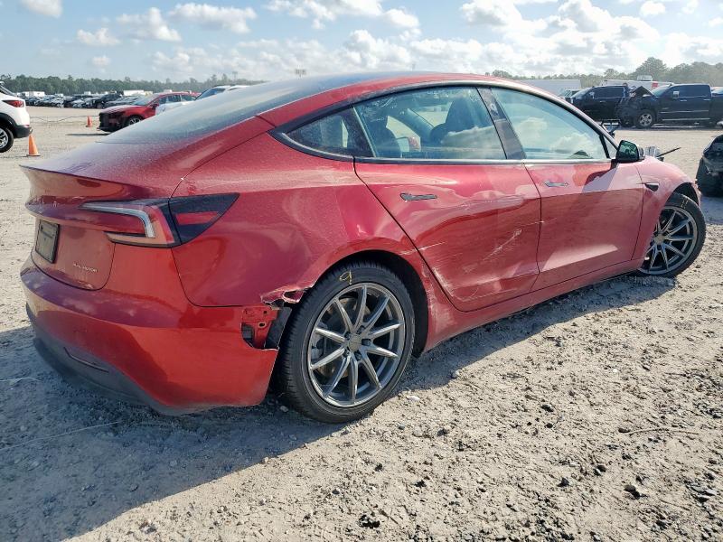 5YJ3E1EB1RF734112 - 2024 TESLA MODEL 3 Rojo foto 3