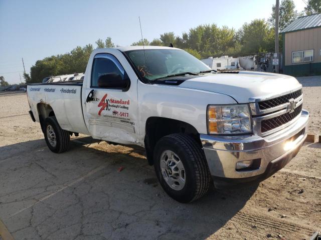 1GC0CXCG3BF102613 - 2011 CHEVROLET SILVERADO C2500 HEAVY DUTY LT WHITE photo 4