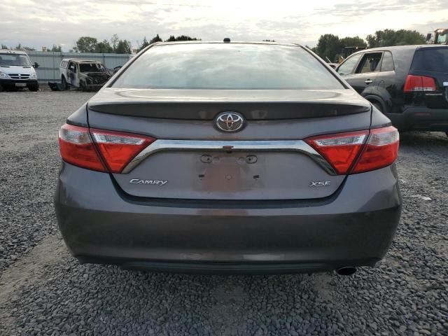 4T1BF1FKXGU132526 - 2016 TOYOTA CAMRY LE GRAY photo 6