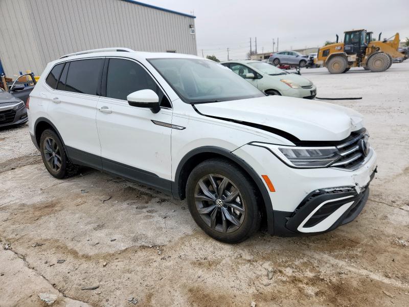 3VV3B7AX6NM108799 - 2022 VOLKSWAGEN TIGUAN SE WHITE photo 4
