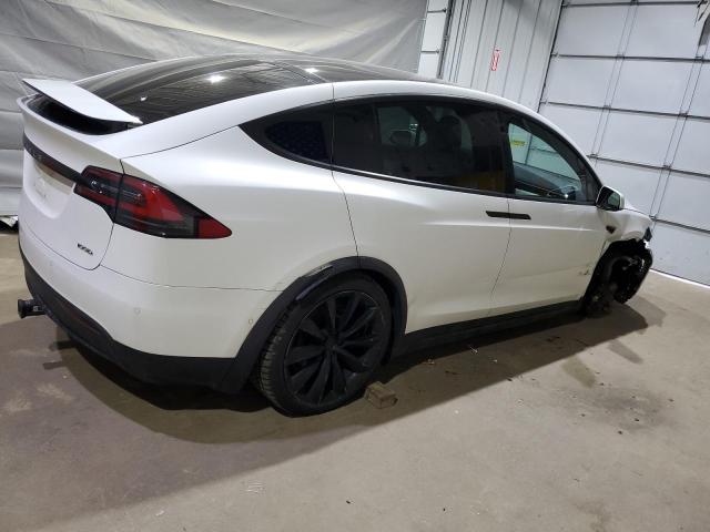 5YJXCDE22HF043226 - 2017 TESLA MODEL X WHITE photo 3