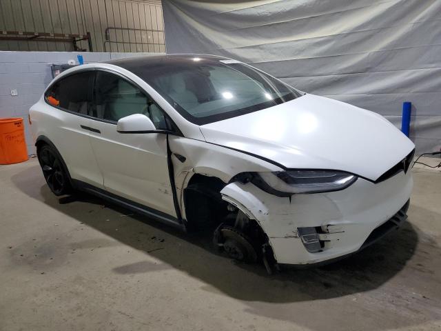 5YJXCDE22HF043226 - 2017 TESLA MODEL X WHITE photo 4