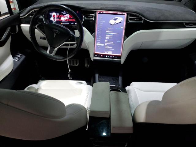 5YJXCDE22HF043226 - 2017 TESLA MODEL X WHITE photo 8