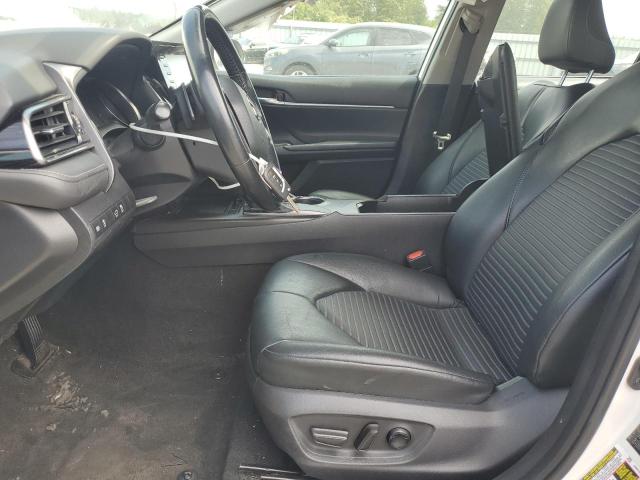 4T1G11AK4MU455798 - 2021 TOYOTA CAMRY SE WHITE photo 7