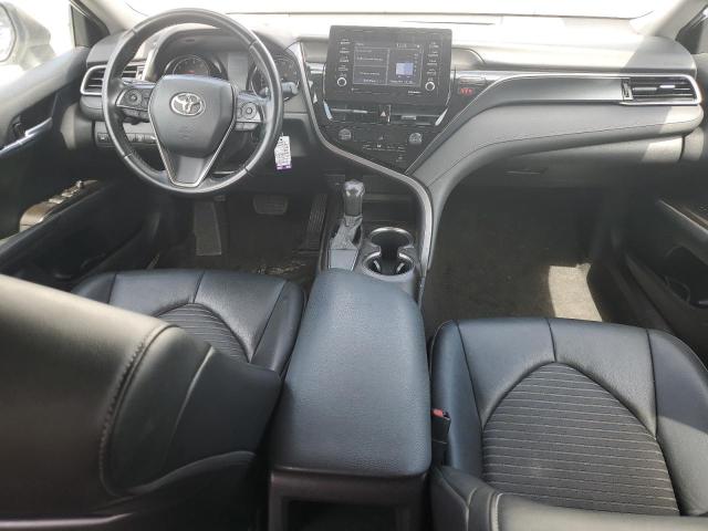 4T1G11AK4MU455798 - 2021 TOYOTA CAMRY SE WHITE photo 8