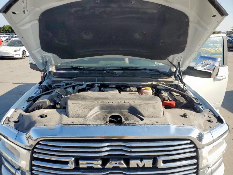 3C6UR5FL5RG403302 - 2024 RAM 2500 LARAMIE WHITE photo 11