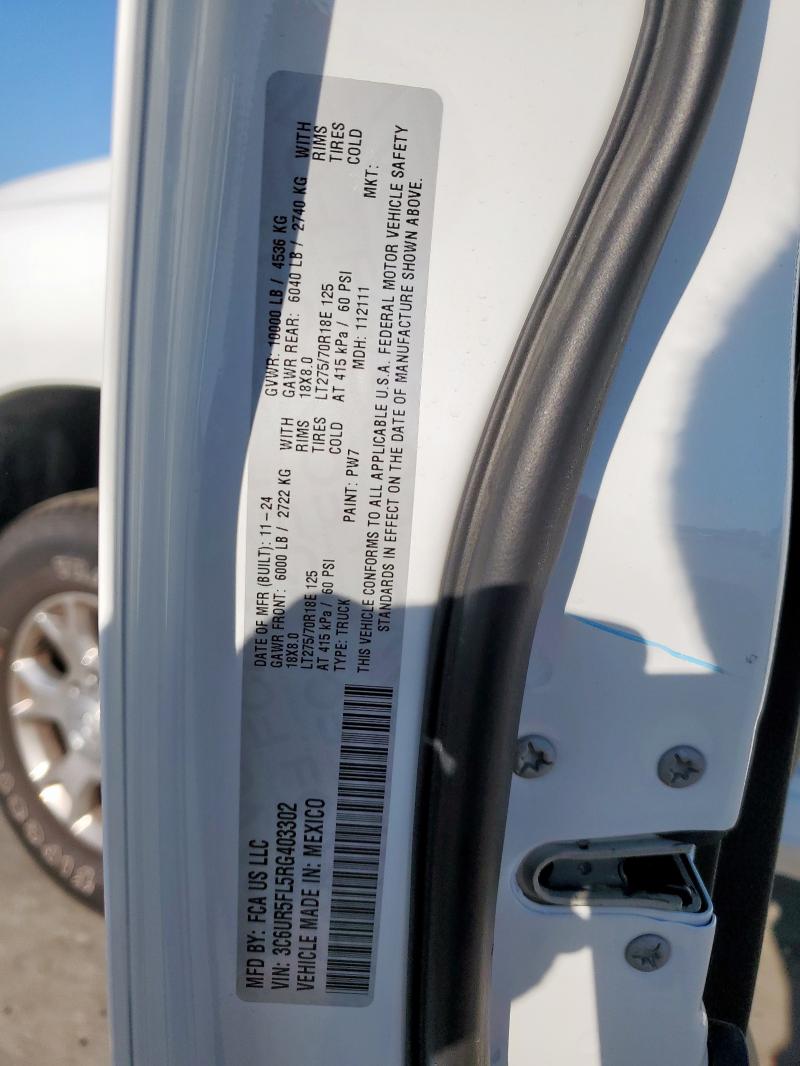 3C6UR5FL5RG403302 - 2024 RAM 2500 LARAMIE WHITE photo 12