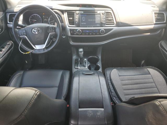 5TDKZRFH3JS244563 - 2018 TOYOTA HIGHLANDER SE თეთრი ფოტო 8