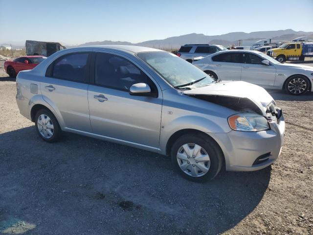 KL1TD56668B008878 - 2008 CHEVROLET AVEO BASE SILVER photo 4
