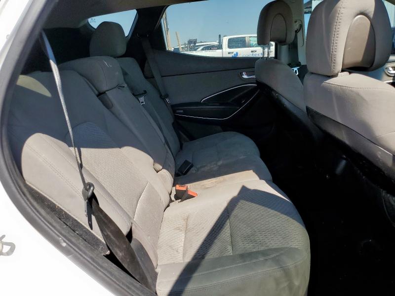 5XYZT3LB1JG539025 - 2018 HYUNDAI SANTA FE S WHITE photo 11