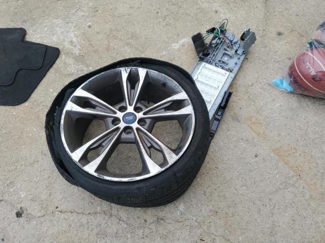 3FA6P0D91KR243632 - 2019 FORD FUSION TITANIUM WHITE photo 12