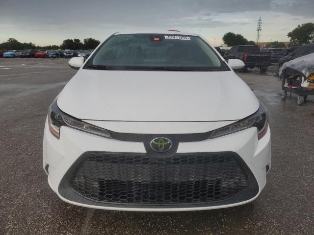 JTDEPMAE4N3024603 - 2022 TOYOTA COROLLA LE WHITE photo 5
