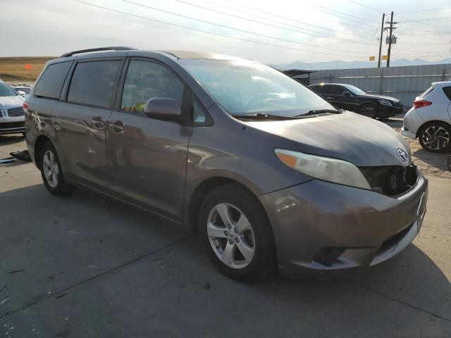 5TDKK3DC1DS358655 - 2013 TOYOTA SIENNA LE GRAY photo 4