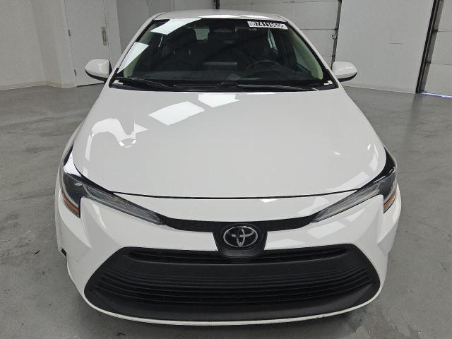 5YFB4MDE9PP009368 - 2023 TOYOTA COROLLA LE WHITE photo 5