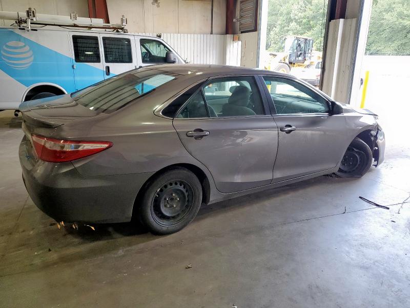 4T1BF1FK8HU624408 - 2017 TOYOTA CAMRY LE GRAY photo 3
