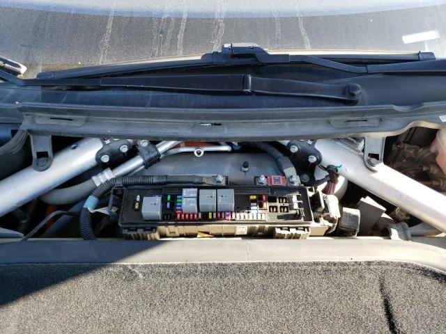 5YJSA1E28GF136023 - 2016 TESLA MODEL S Արծաթագույն լուսանկար 11