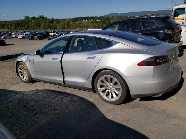 5YJSA1E28GF136023 - 2016 TESLA MODEL S Արծաթագույն լուսանկար 2