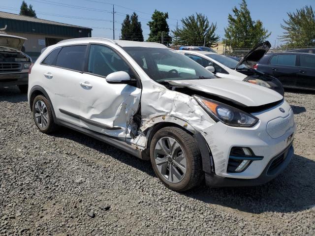 KNDCC3LG8K5020193 - 2019 KIA NIRO EX WHITE photo 4