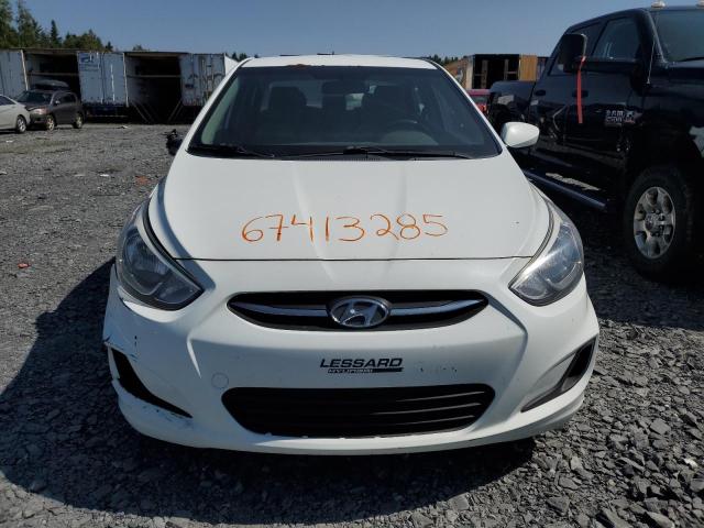 KMHCT4AE2FU843152 - 2015 HYUNDAI ACCENT GLS თეთრი ფოტო 5