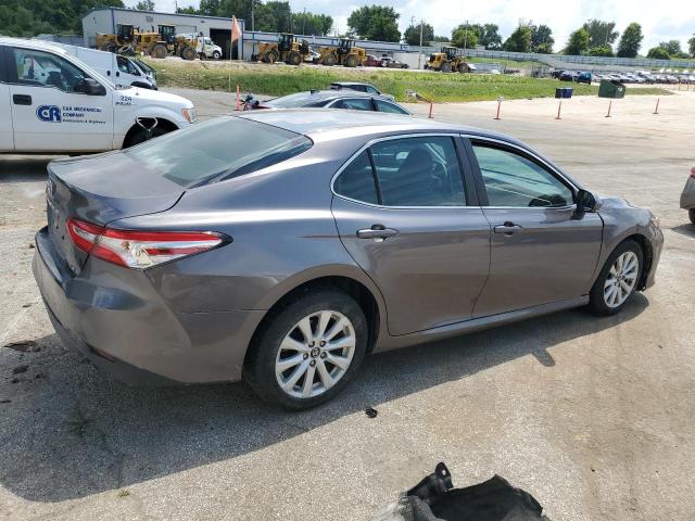 4T1B11HK3JU142835 - 2018 TOYOTA CAMRY L GRAY photo 3
