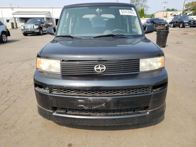 JTLKT324X50190256 - 2005 TOYOTA SCION XB BLACK photo 5